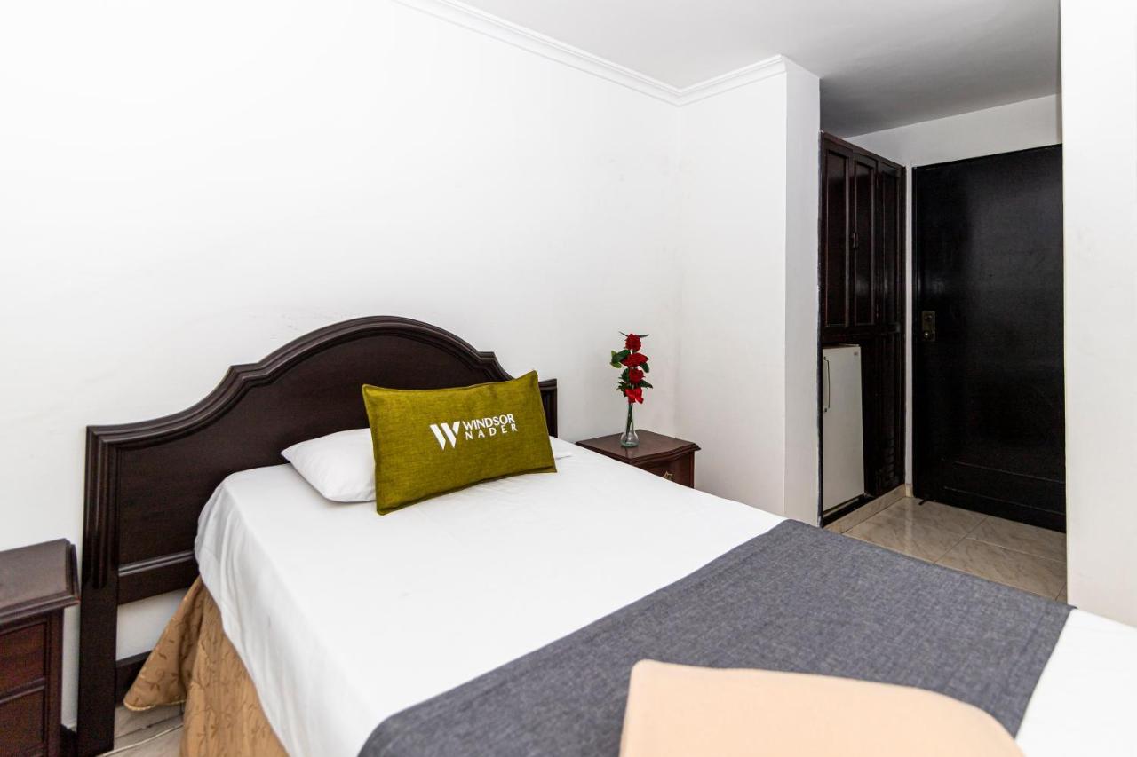 Hotel Windsor Plaza - Downtown กาลี ภายนอก รูปภาพ