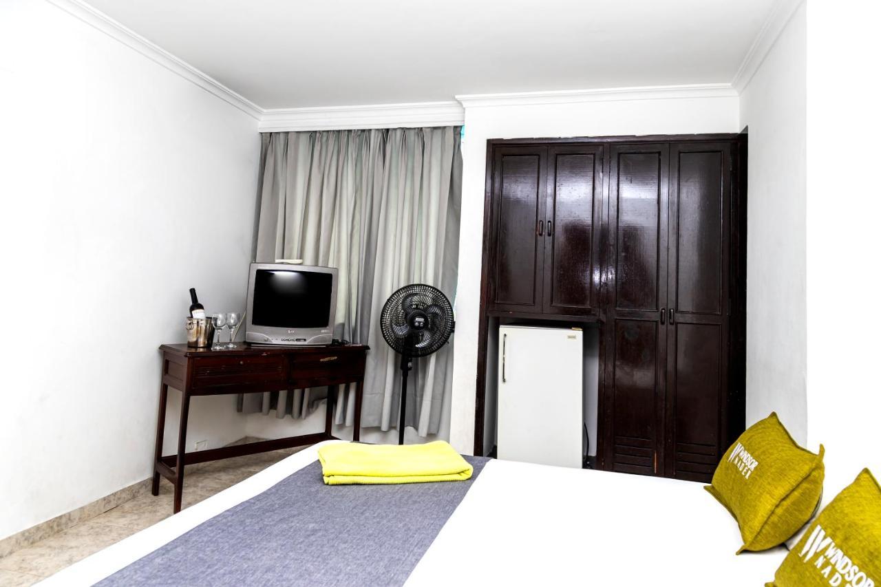 Hotel Windsor Plaza - Downtown กาลี ภายนอก รูปภาพ