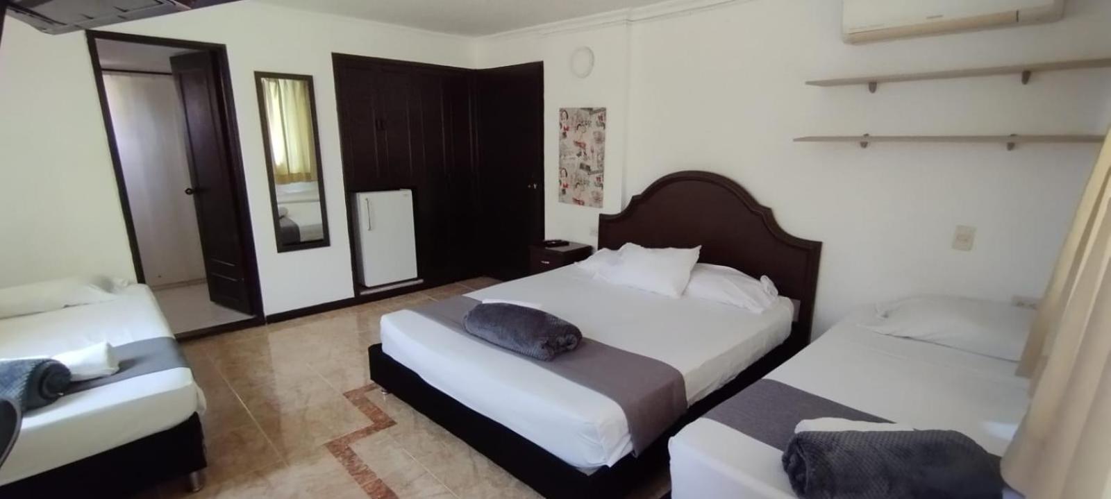 Hotel Windsor Plaza - Downtown กาลี ภายนอก รูปภาพ