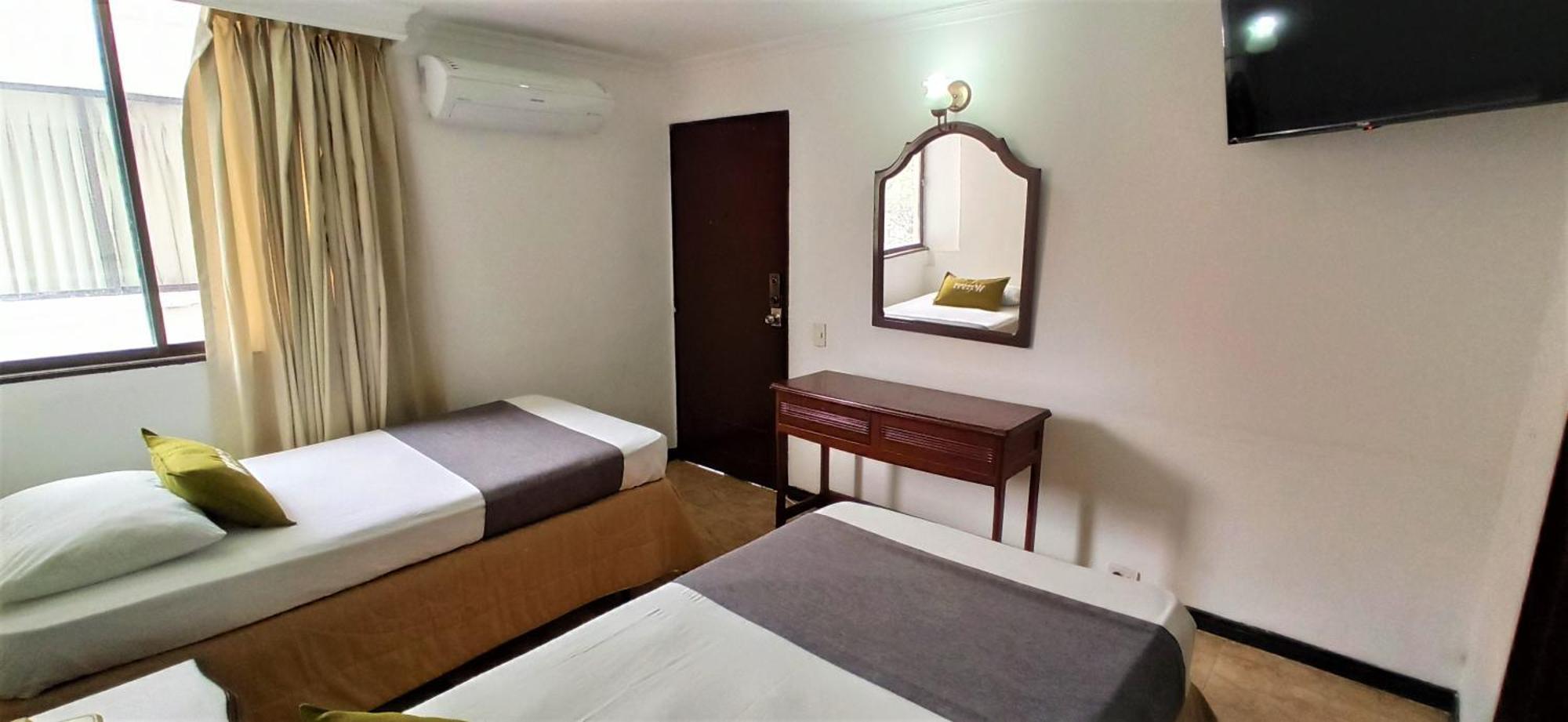 Hotel Windsor Plaza - Downtown กาลี ภายนอก รูปภาพ